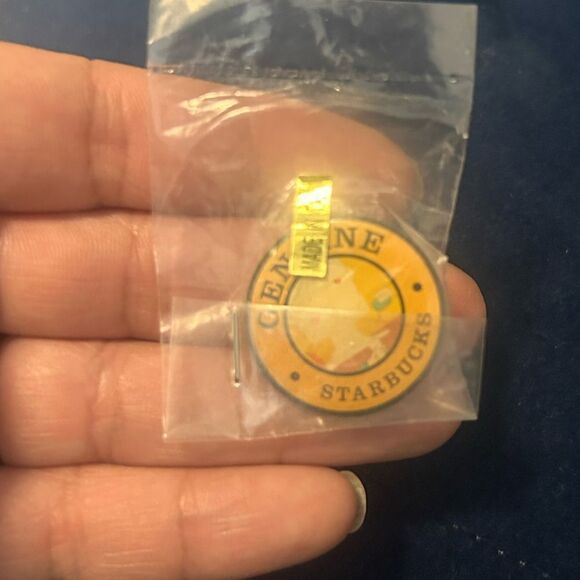 Starbucks genuine pin - Picture 2 of 2
